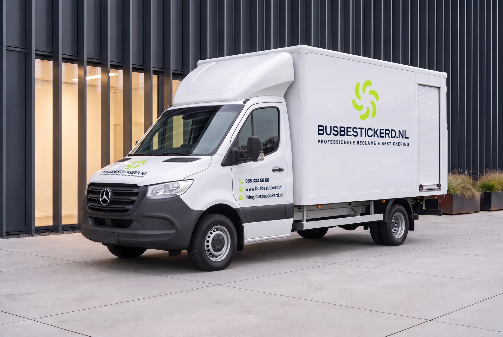 Voorbeeldontwerp pakket Basic op een bakwagen
